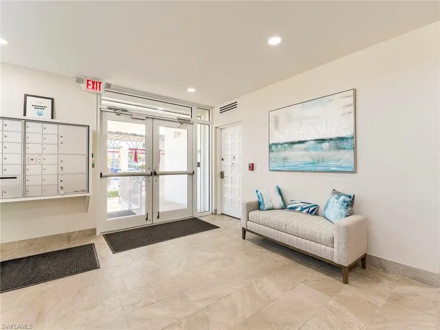 Community lobby with recessed lighting