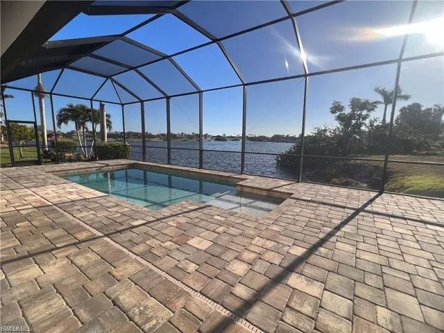 305 NE 19th  PL, Cape Coral, FL 33909