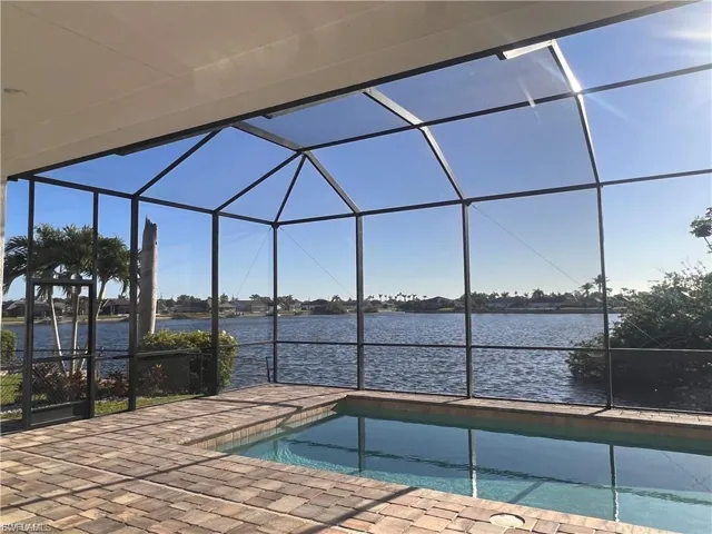 305 NE 19th  PL, Cape Coral, FL 33909
