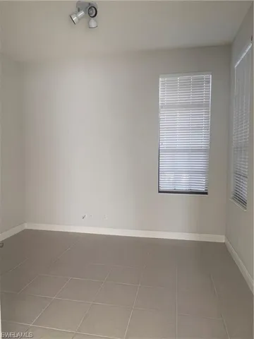 305 NE 19th  PL, Cape Coral, FL 33909