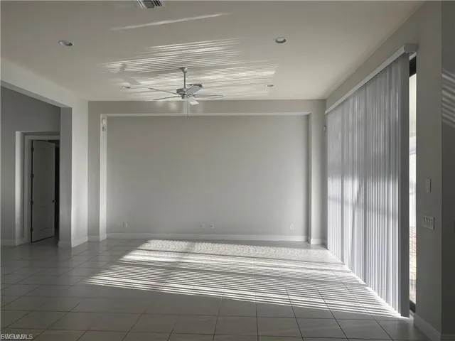 305 NE 19th  PL, Cape Coral, FL 33909