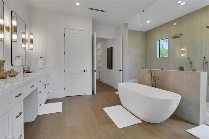 524 13th St Sw, Naples, Florida 34117
