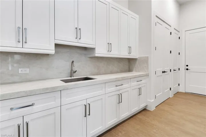 524 13th St Sw, Naples, Florida 34117