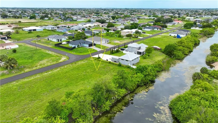 1025 Ne 15th Ter, Cape Coral, Florida 33909