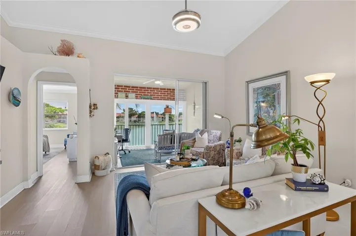 6528 Huntington Lakes Cir 202, Naples, Florida 34119