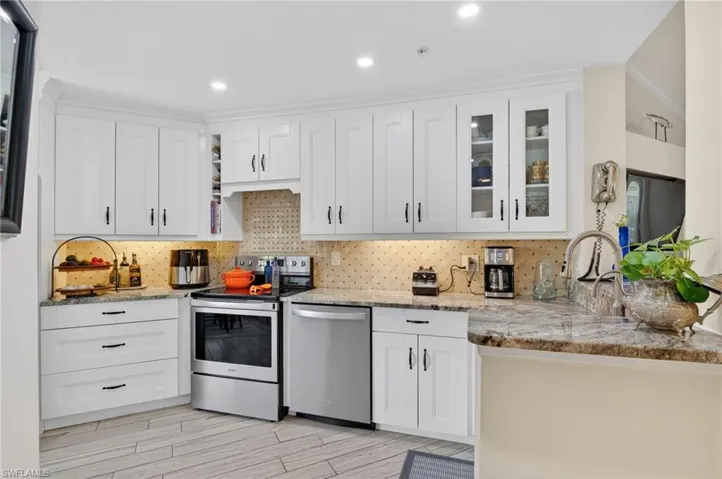 6528 Huntington Lakes Cir 202, Naples, Florida 34119
