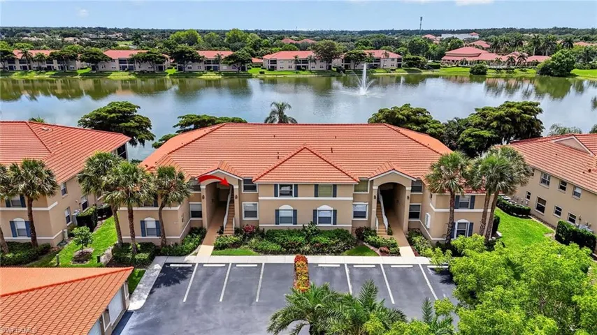 6528 Huntington Lakes Cir 202, Naples, Florida 34119