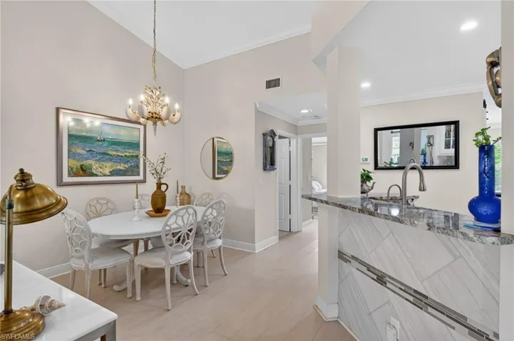 6528 Huntington Lakes Cir 202, Naples, Florida 34119