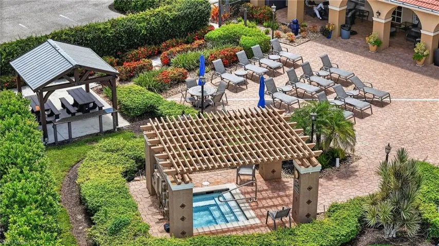 6528 Huntington Lakes Cir 202, Naples, Florida 34119