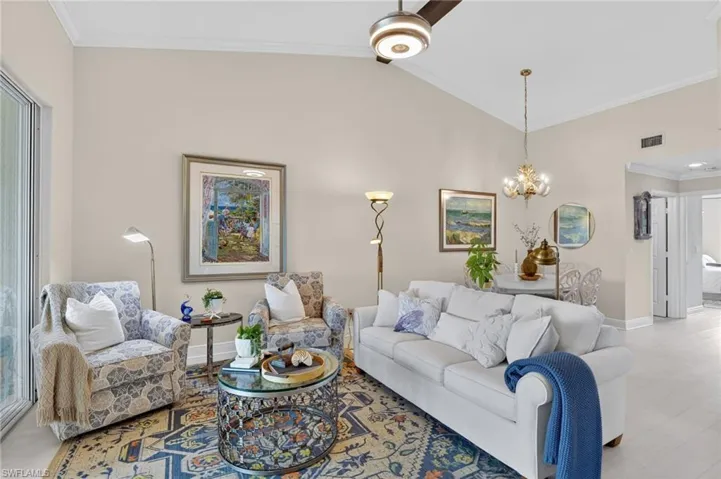 6528 Huntington Lakes Cir 202, Naples, Florida 34119