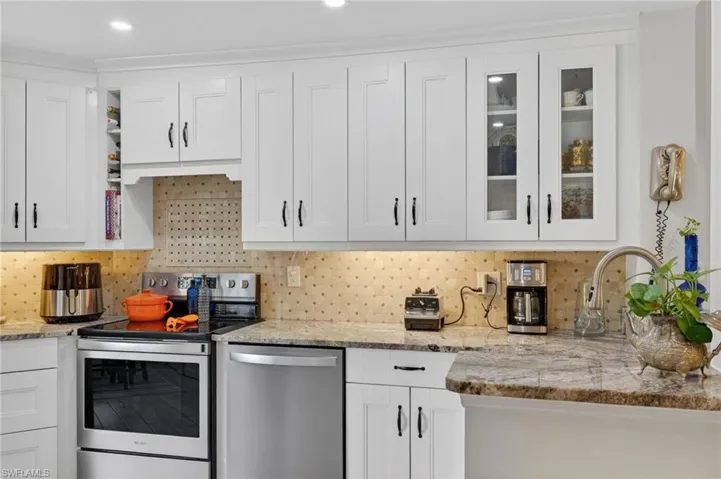 6528 Huntington Lakes Cir 202, Naples, Florida 34119