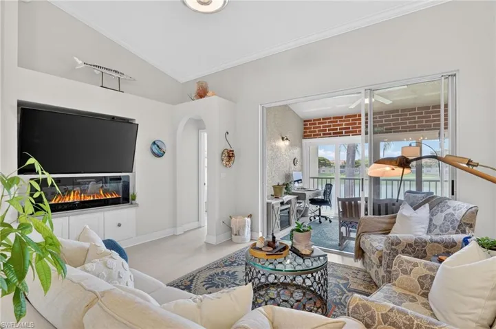 6528 Huntington Lakes Cir 202, Naples, Florida 34119