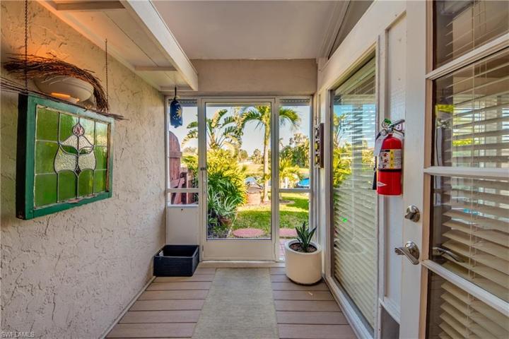 Lanai hallway leading to outside