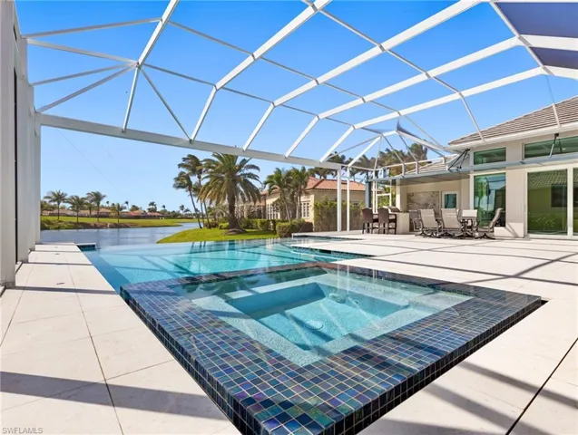 Expansive lanai