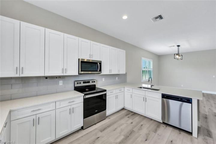 2623 45TH AVE NE, NAPLES FL 34120