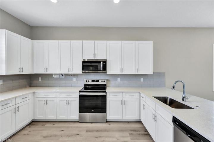 2623 45TH AVE NE, NAPLES FL 34120