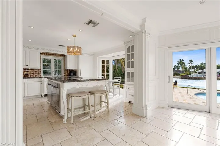1060  Galleon  DR, Naples, FL 34102