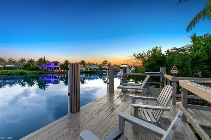 1060  Galleon  DR, Naples, FL 34102