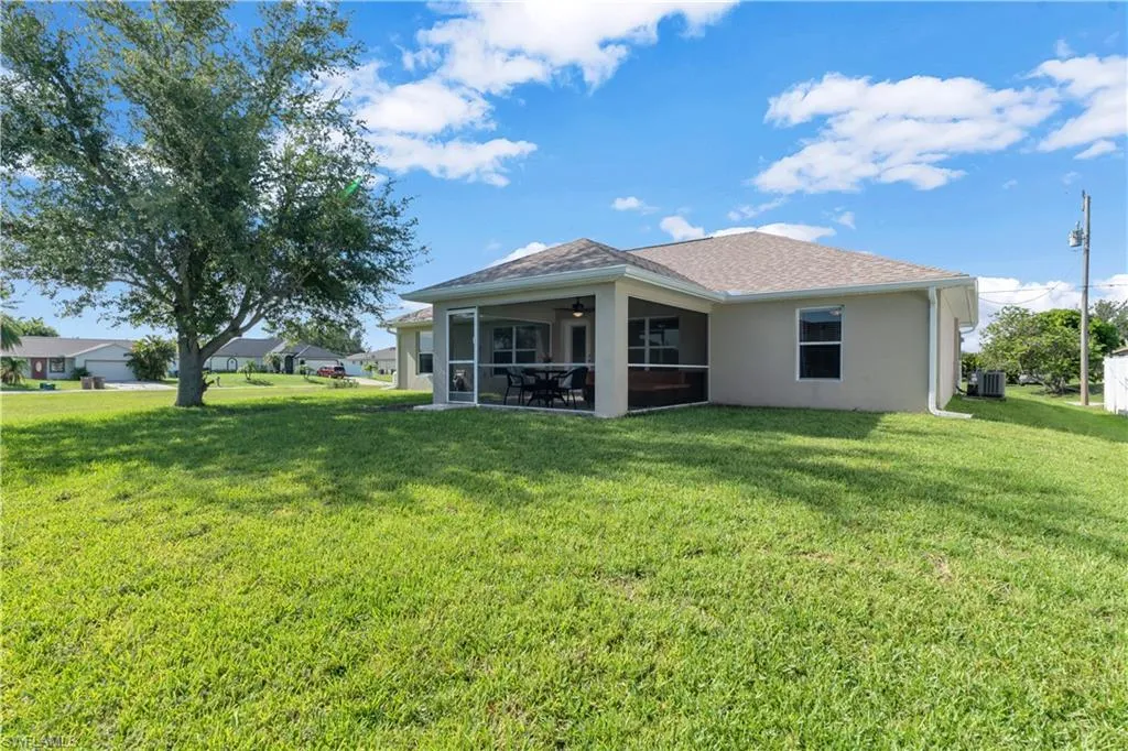 109 14th ST, Cape Coral, FL 33993,2025000227