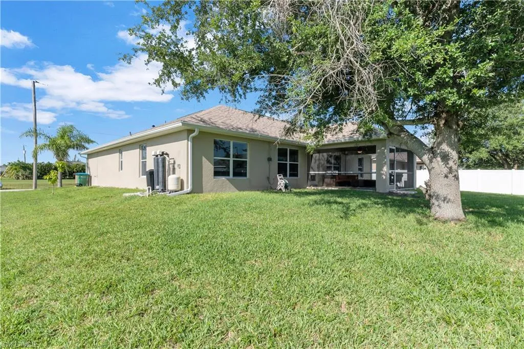 109 14th ST, Cape Coral, FL 33993,2025000227