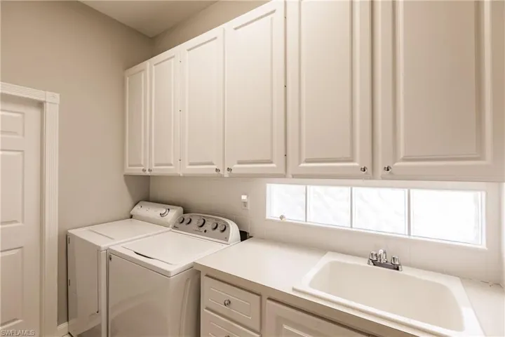 3779  Whidbey  WAY, Naples, FL 34119