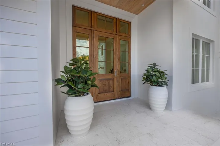 3295 Gordon Dr, Naples Fl 34102