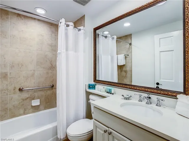 221  9th S ST, Naples, FL 34102