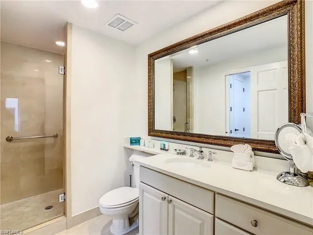 221  9th S ST, Naples, FL 34102