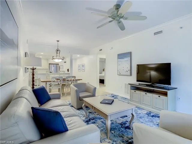 221  9th S ST, Naples, FL 34102