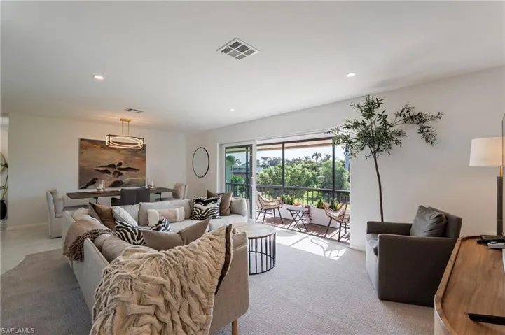 185 Palm Dr 18l, Naples, Florida 34112