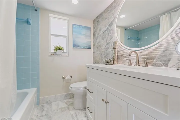 185 Palm Dr 18l, Naples, Florida 34112
