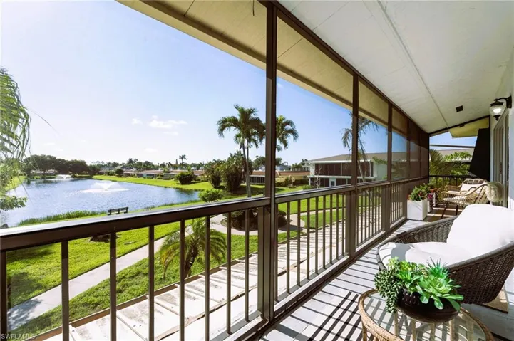185 Palm Dr 18l, Naples, Florida 34112