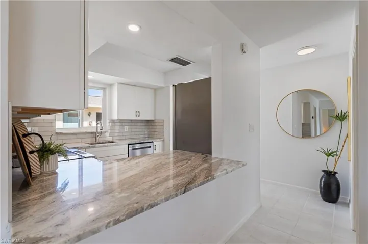 185 Palm Dr 18l, Naples, Florida 34112