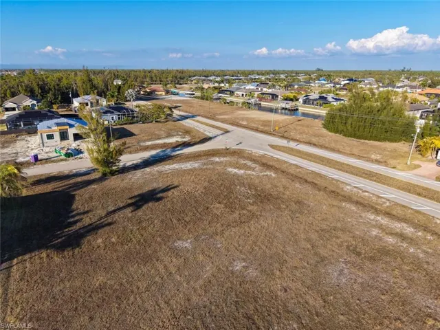 4002 NW 22nd St Cape Coral, FL 33993
