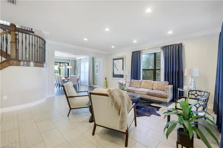 An Elegant Living Room