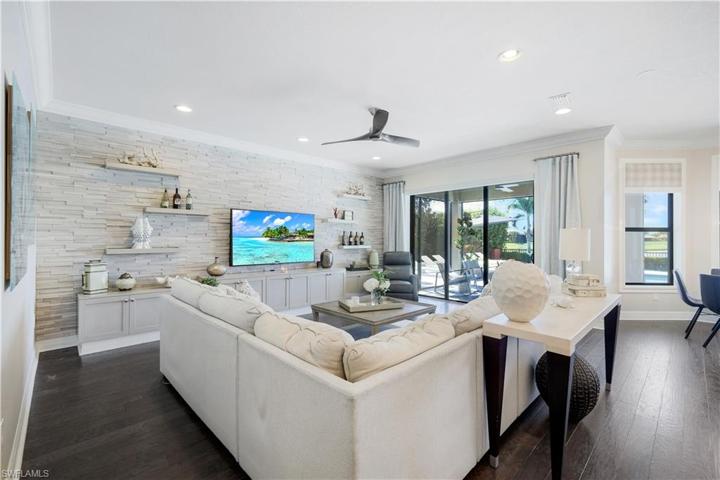 Spacious Family Room