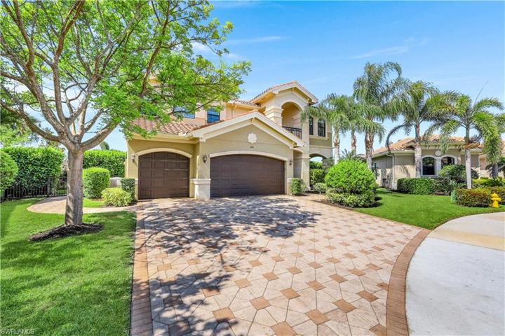 Cul-de-Sac & Large Driveway + 3 car Garage
