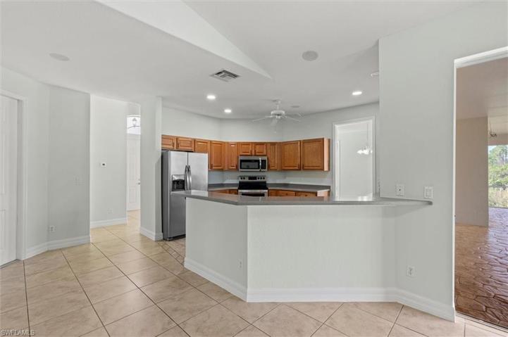 1159  Damen E ST, Lehigh Acres, FL 33974
