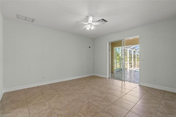 1159  Damen E ST, Lehigh Acres, FL 33974