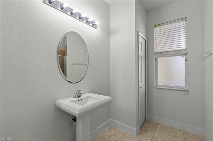 1159  Damen E ST, Lehigh Acres, FL 33974