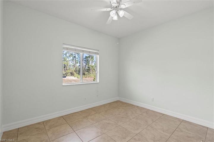 1159  Damen E ST, Lehigh Acres, FL 33974