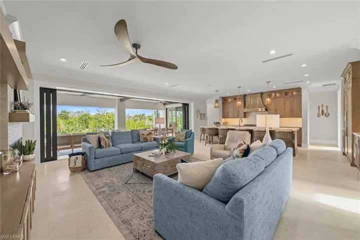 Spacious living room with abundant natural light and modern finishes.