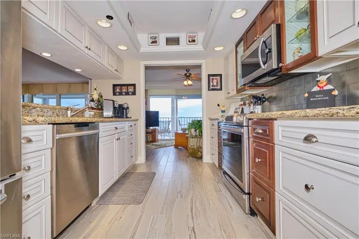 5550  Heron Point  DR, Naples, FL 34108