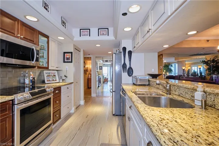 5550  Heron Point  DR, Naples, FL 34108