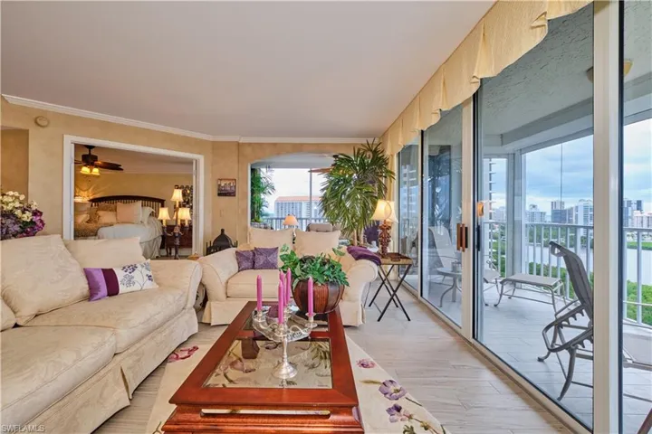 5550  Heron Point  DR, Naples, FL 34108