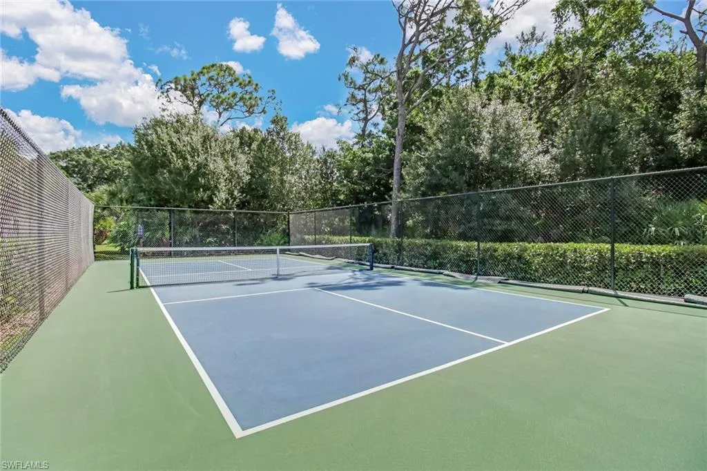 15450 Cedarwood LN, Naples, FL 34110,225032192