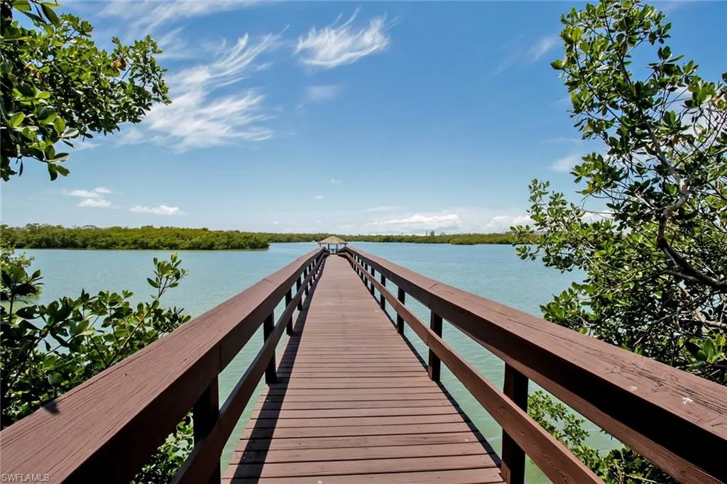 15450 Cedarwood LN, Naples, FL 34110,225032192