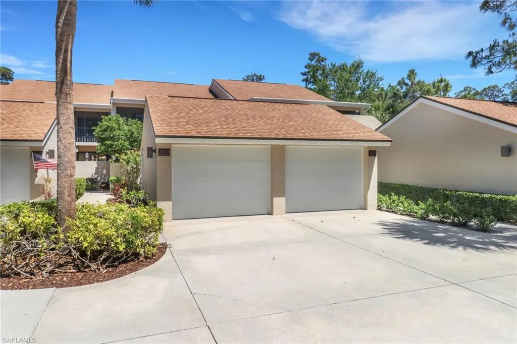 15450 Cedarwood LN, Naples, FL 34110,225032192