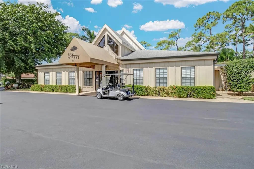 15450 Cedarwood LN, Naples, FL 34110,225032192