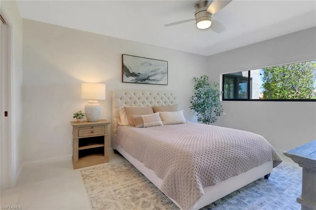 15450 Cedarwood LN, Naples, FL 34110,225032192